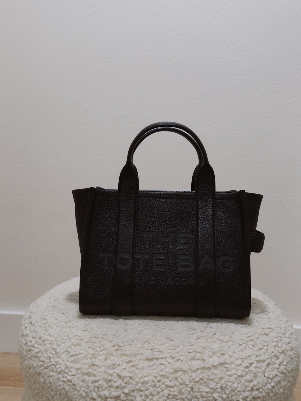 Marc Jacobs Black Leather 'The Tote Bag' Top-Handle Crossbody - Picture 6 of 6